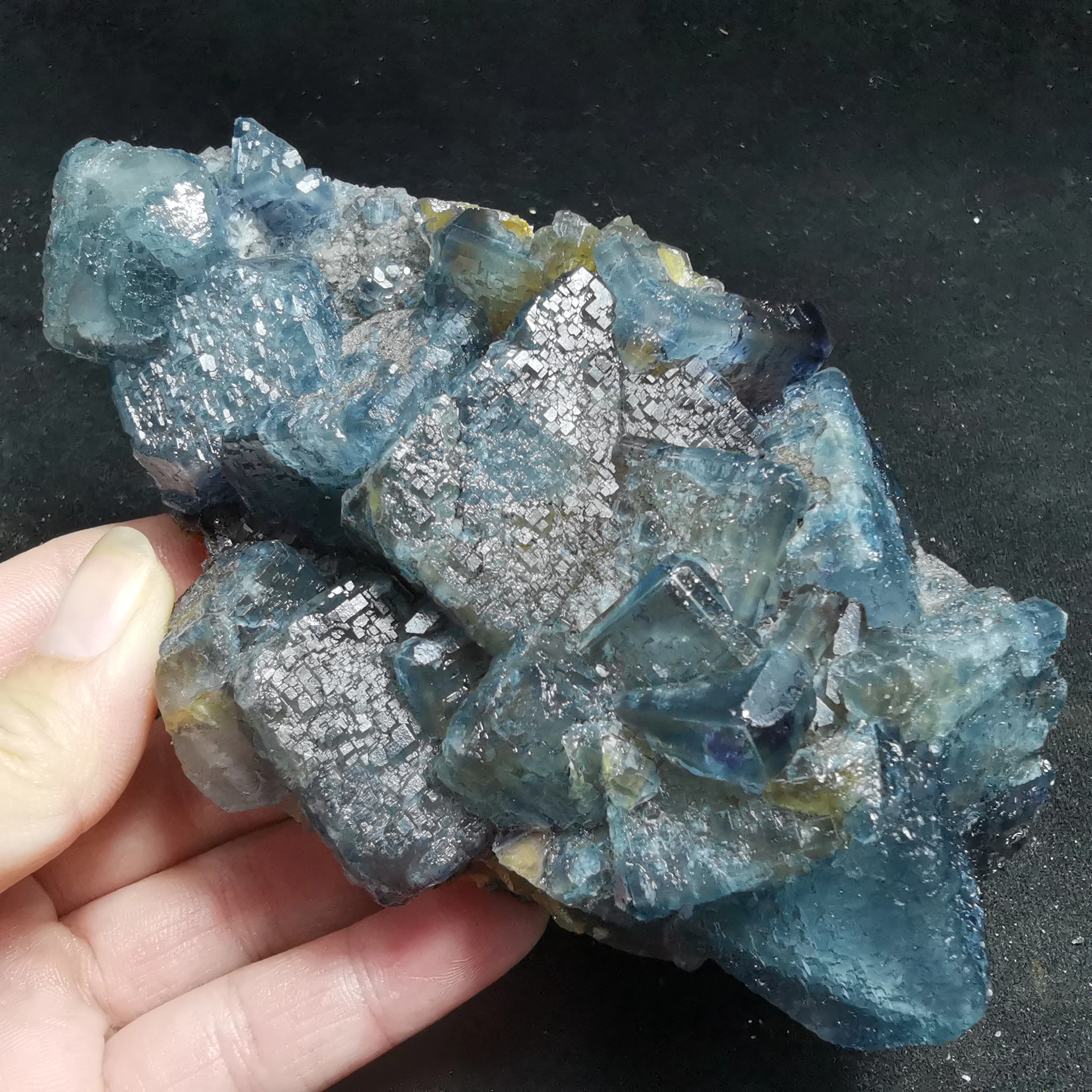 473.9gNatural rare blue-green fluorite mineral crystal specimen degaussing geology teaching home decoration collection ornaments