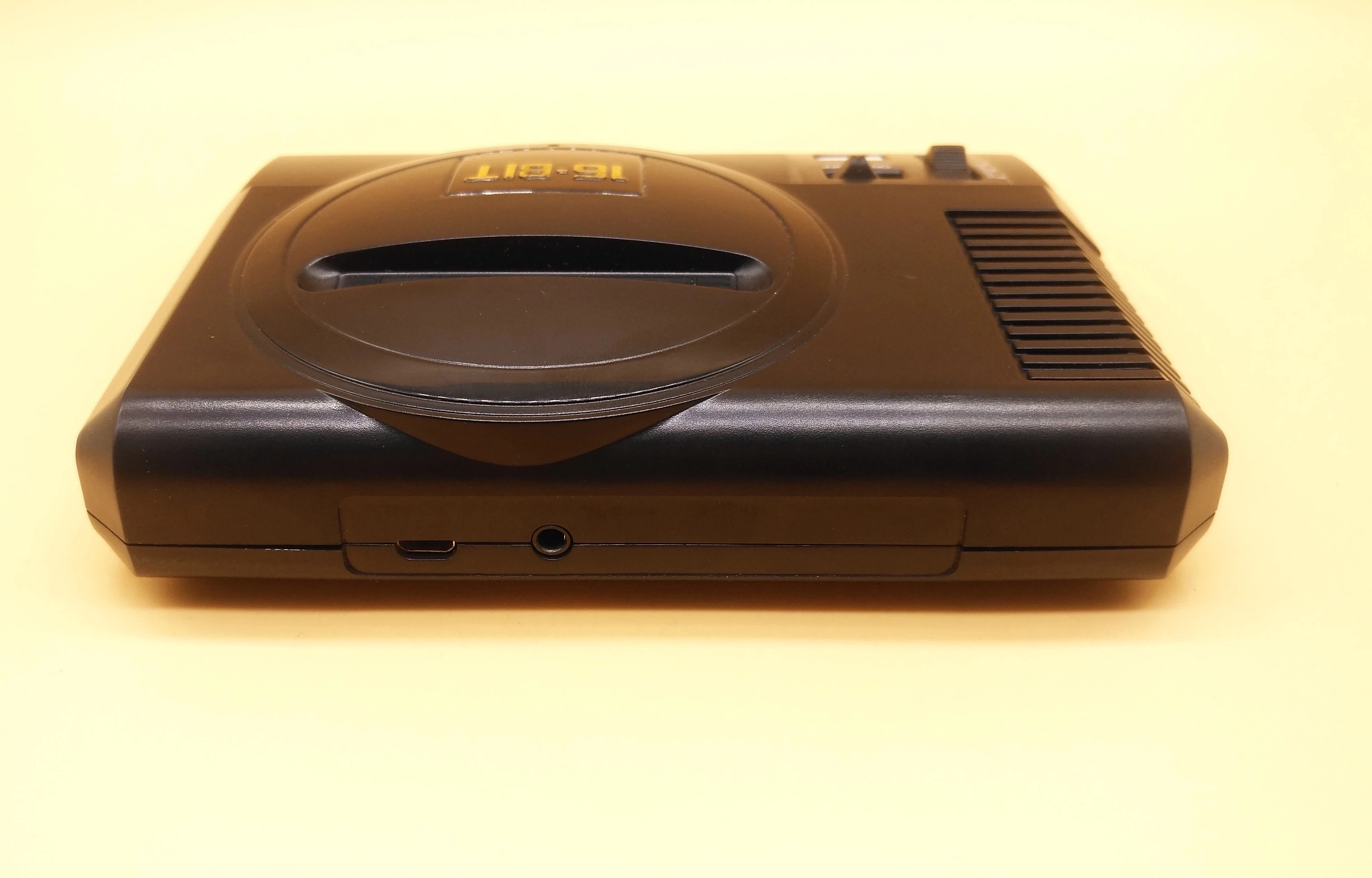 Новая Ретро Мини ТВ Видео игровая консоль для Sega MegaDrive 16 Bit Games с 208 различных встроенных игр два геймпада AV Out