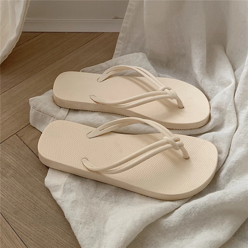 Flat Shoes Female Rubber Flip Flops Slippers Soft Slides Low Summer Clogs Woman Fashion Hawaiian Comfort Beach Luxury PVC Rome F