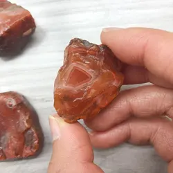 1pc 무작위 거친 원시 Carnelian 붉은 마노 천연 석재 정원 수족관 크리스탈 치유 홈 룸 장식 액세서리 공예