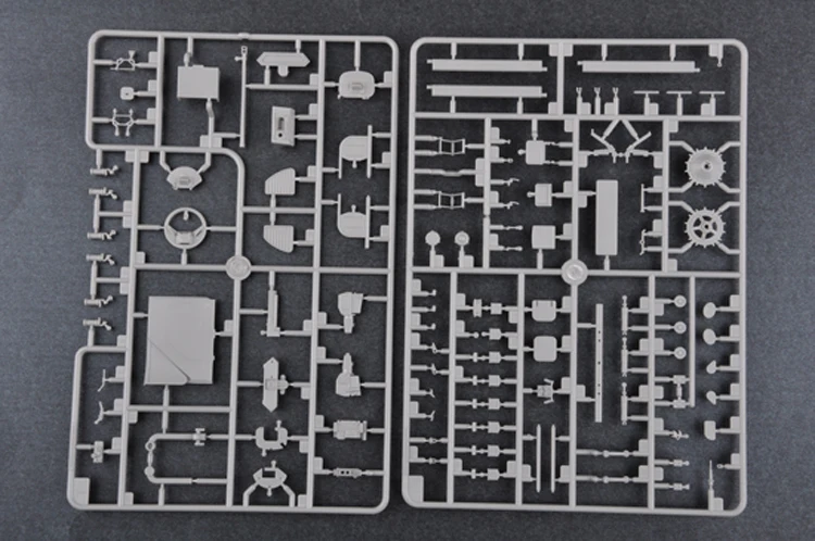 Trumpeter 05584 1/35 Russian BMP-2 IFV Infantry Fighting Vehicle Military Toy Handcraft Plastic Assembly Model Building Kit