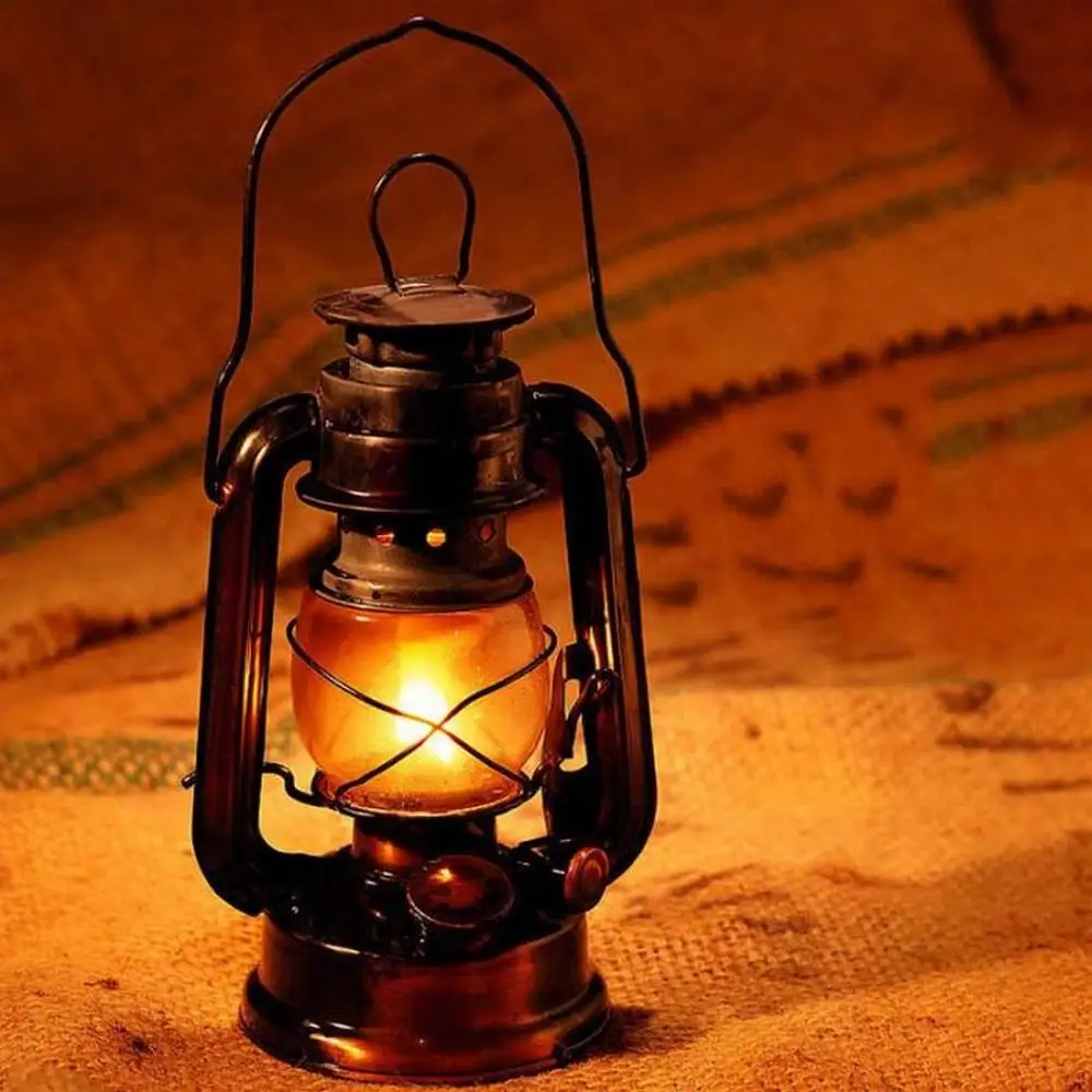 Kerosene Lamp Retro Classic Vintage Oil Lamp Lantern Portable Lights Adornment Kerosene Lanterns Lanterns Exquisite Decorative