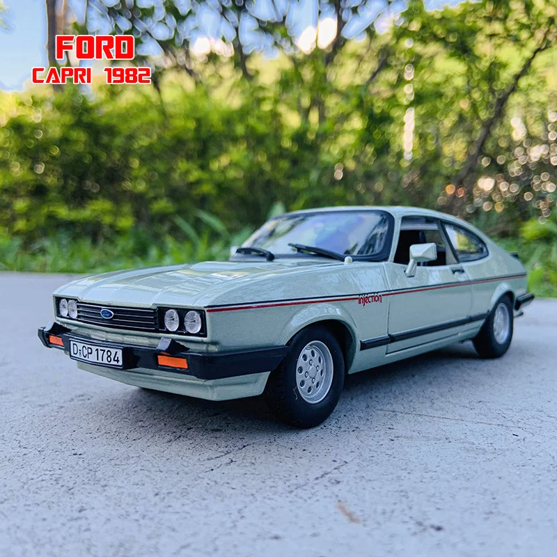 Bburago 1:24 1982 Ford Capri alloy car model die-cast model original authorized collection gift toy