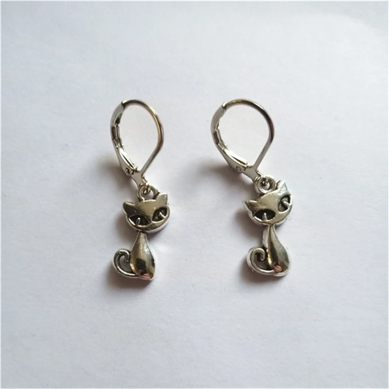 1 Pair of Antique Silver Color Cute Cartoon Cat Earrings Lever Back Earrings Minimalist Jewelry Animal Lover Gift