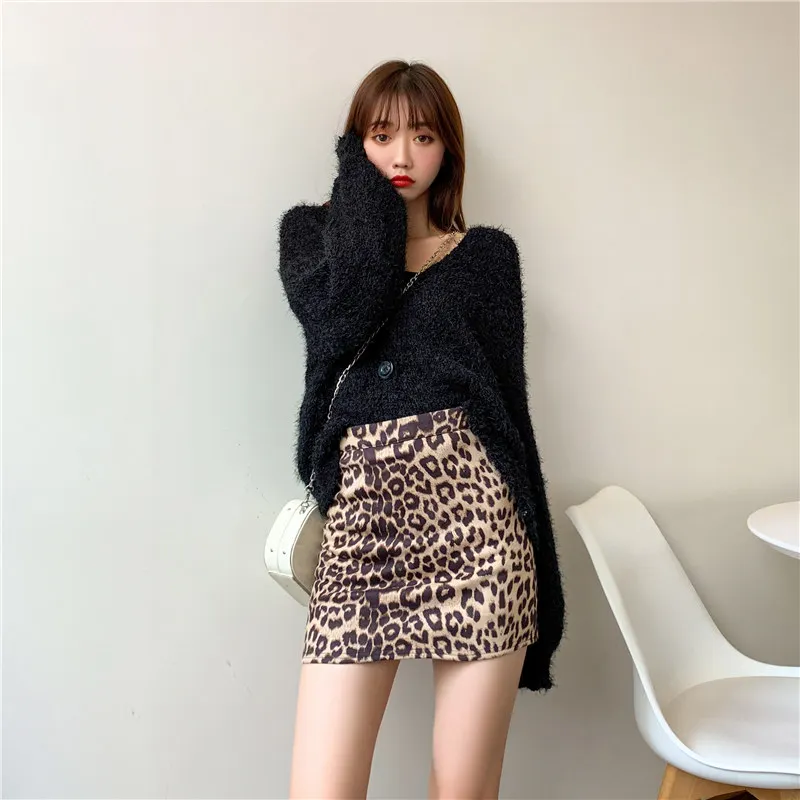 

2020 spring and summer high waist wild sexy a-line skirt was thin short skirt Leopard print skirt