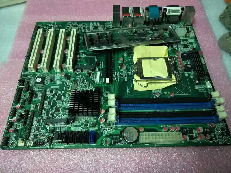 

Original dismantling Q67DM REV :2.2 industrial mainboard capable of charging new Q67DM physical drawing