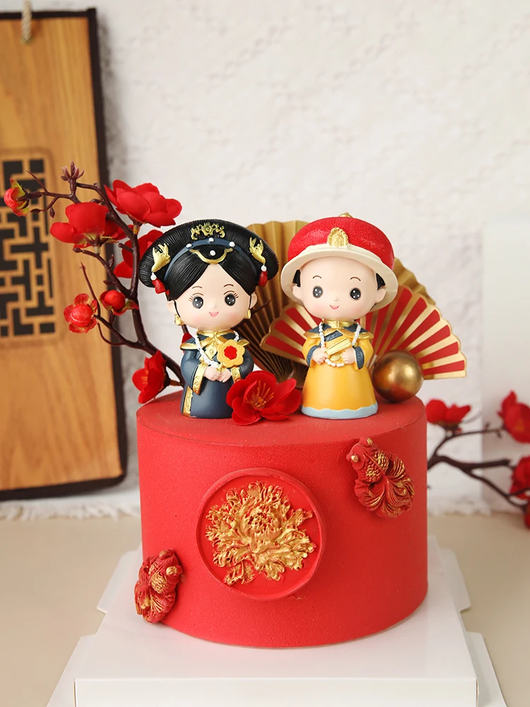 Chinese Emperor Empress Figurine Resin Queen Ornament Traditional Costume kids Home Decoration Cake Topper Miniature Love Gifts