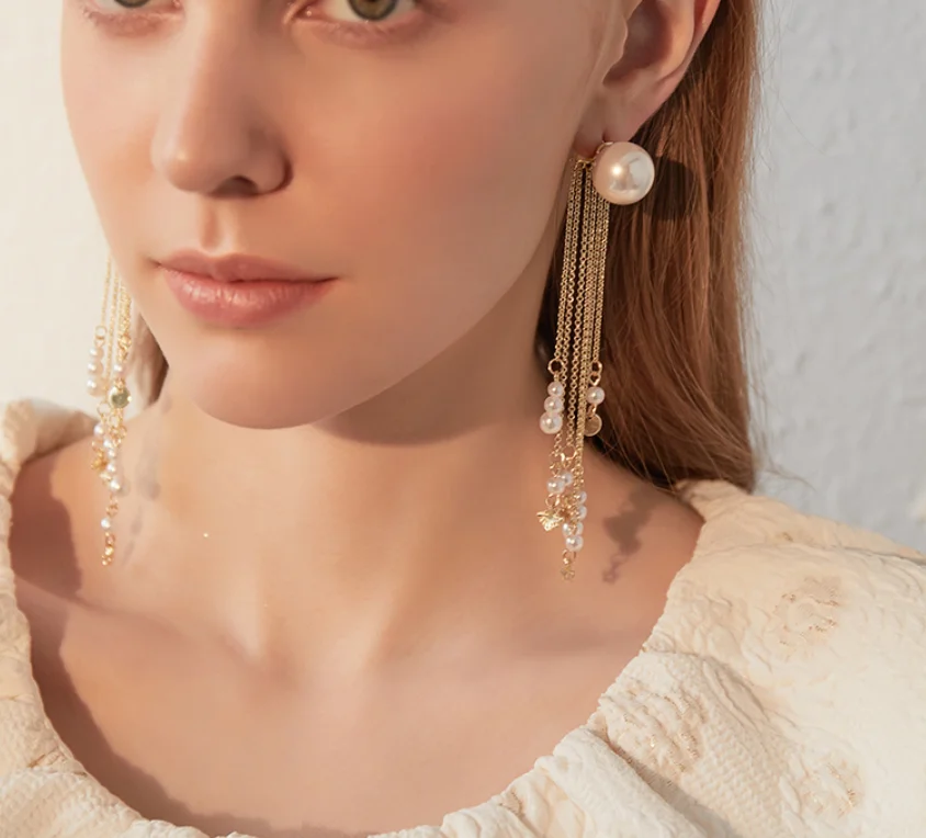 Simple design Man-made pearl tassel Unusual Stud earrings long section of fashion jewelry for women