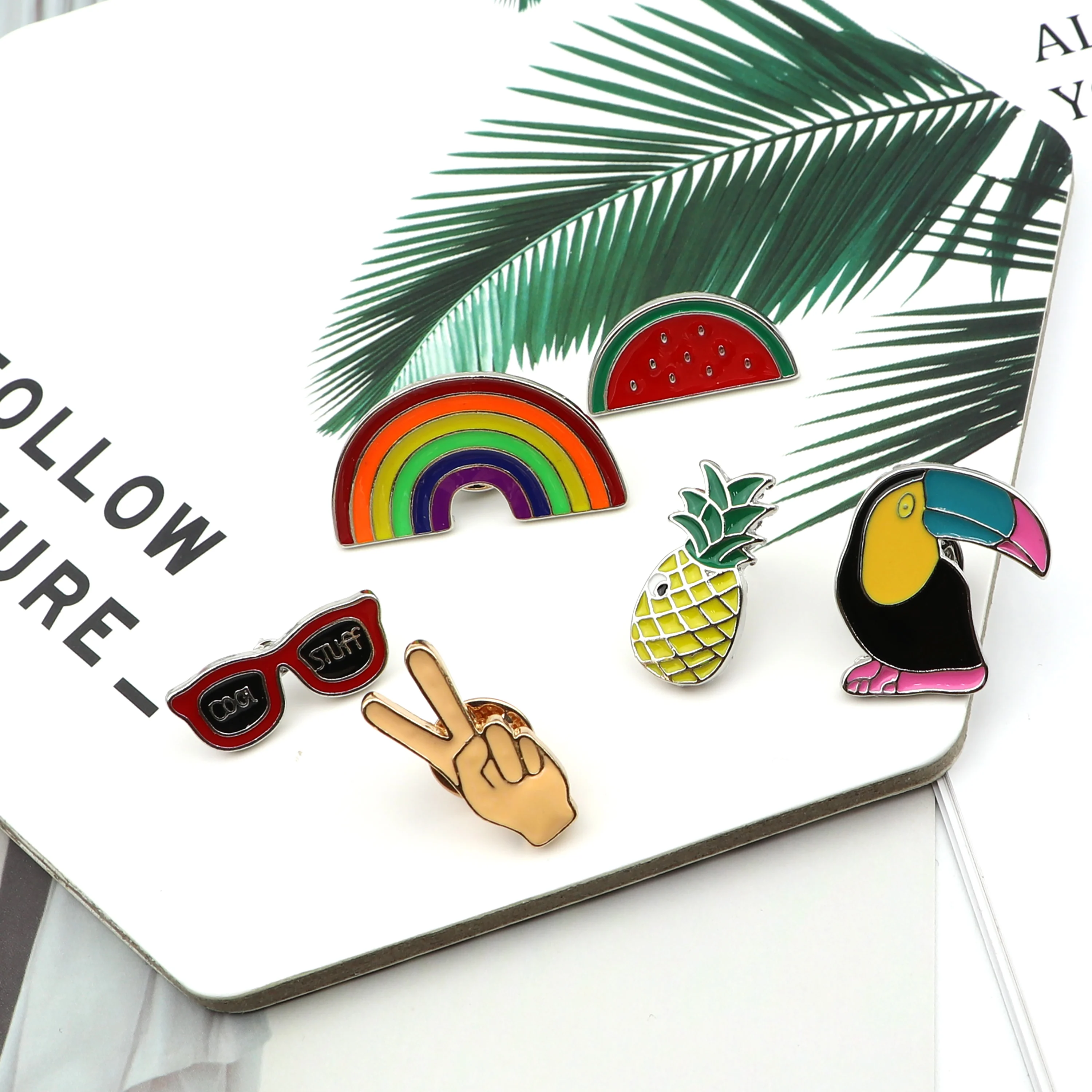 Brooches Badge Collection Fruit Watermelon Pineapple Rainbow Glasses Bird Misical Note Enamel Pin Metal Badge Brooch for Women