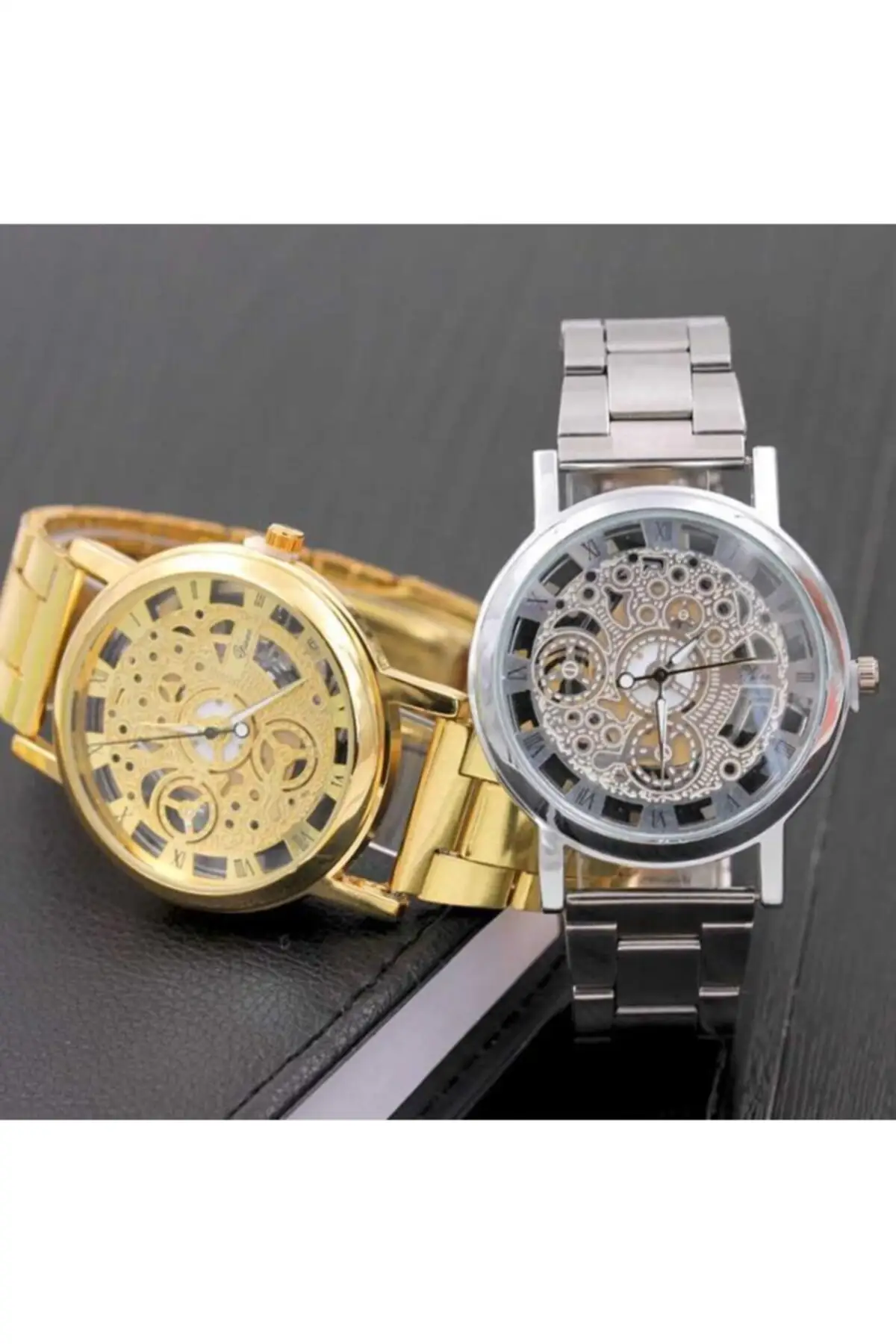 Gold Roman Digit Clock