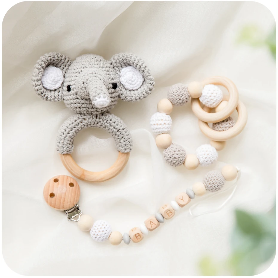 1Pc Baby Wooden Rattles Plush Crochet Giraffe Animal Music Bell Personalized Pacifier Chain Clip Teething Bracelets Newborn Toys