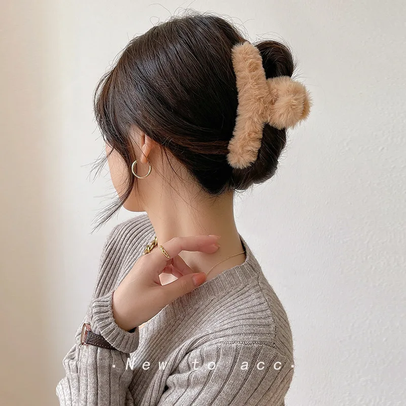 Fashion Hair Clips Female Hair Crabs Soft Girl Women Plush Hair Claws Hairgrips Elegant Headwear Woman Hair Accessories Ornament