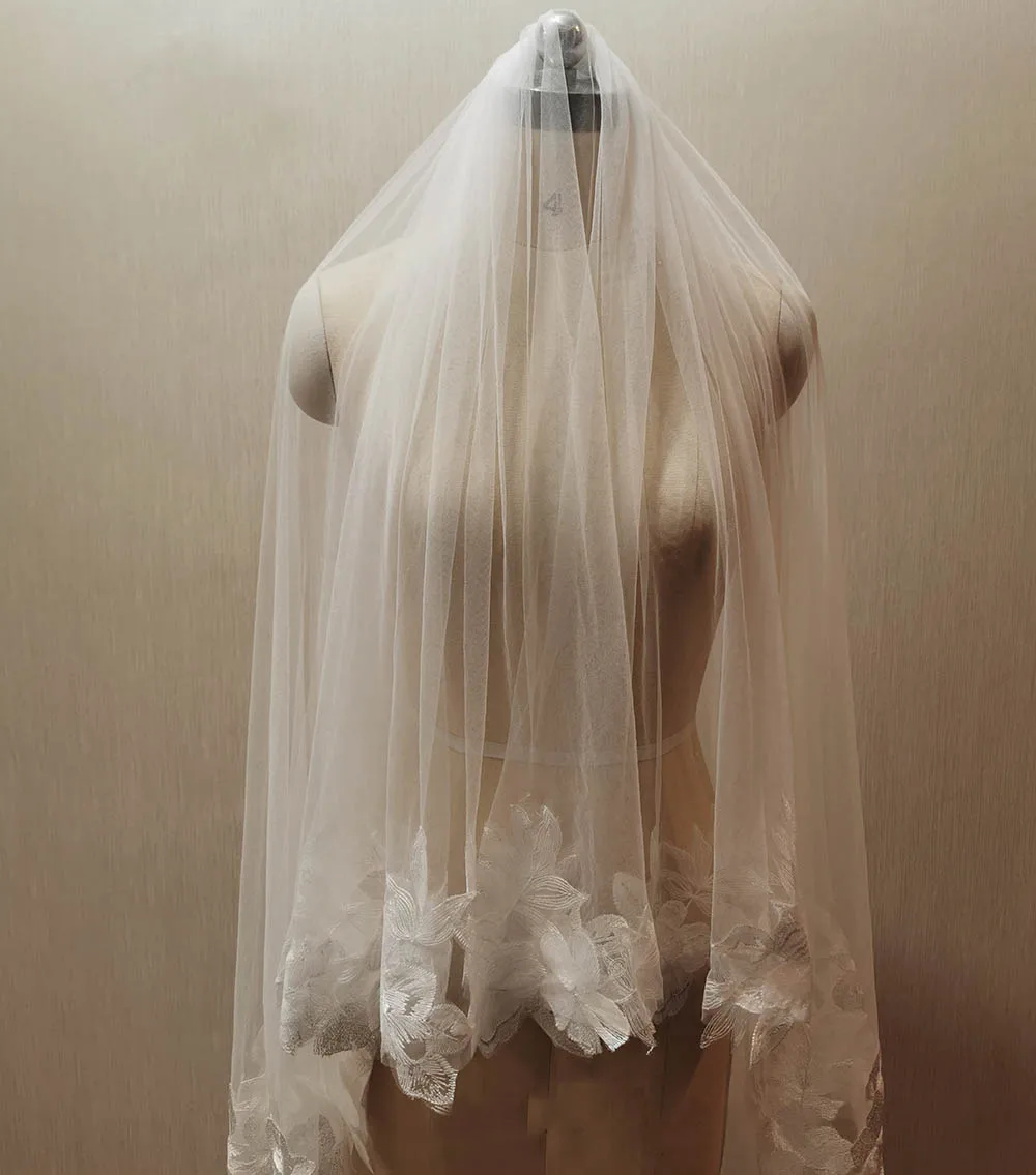 Long Lace Wedding Veil 2 Layers 4 Meters Bridal Veil with Comb White Ivory Elegant 2T Veil for Bride Wedding Accessories