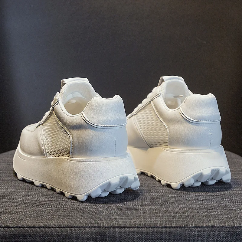 

Женские кроссовки из натуральной кожи, с круглым носком, на платформе