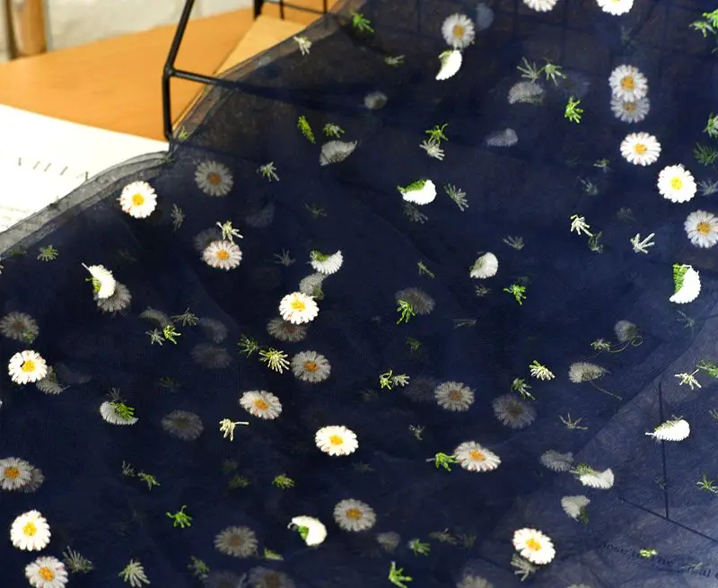 Small daisy mesh embroidery cloth fabric lace cloth DIY curtain dress children\'s clothing baby clothes fabric