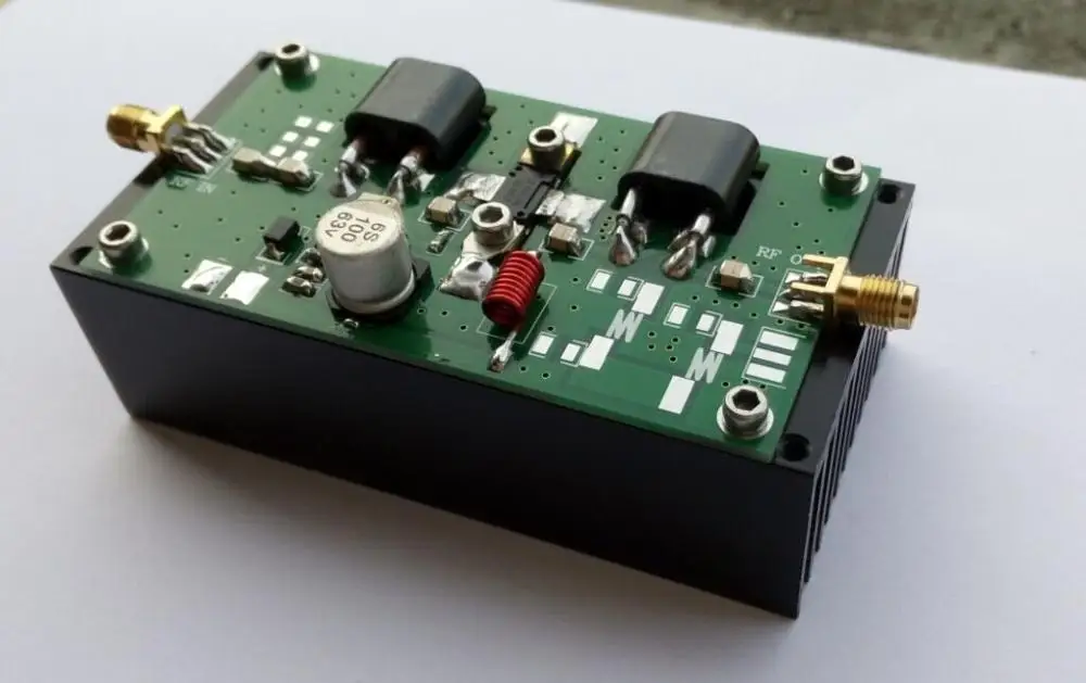 Zmontowany, wykończony wzmacniacz mocy 45W 70-200MHZ do nadajnika-odbiornika HF radio AMP z radiatorem