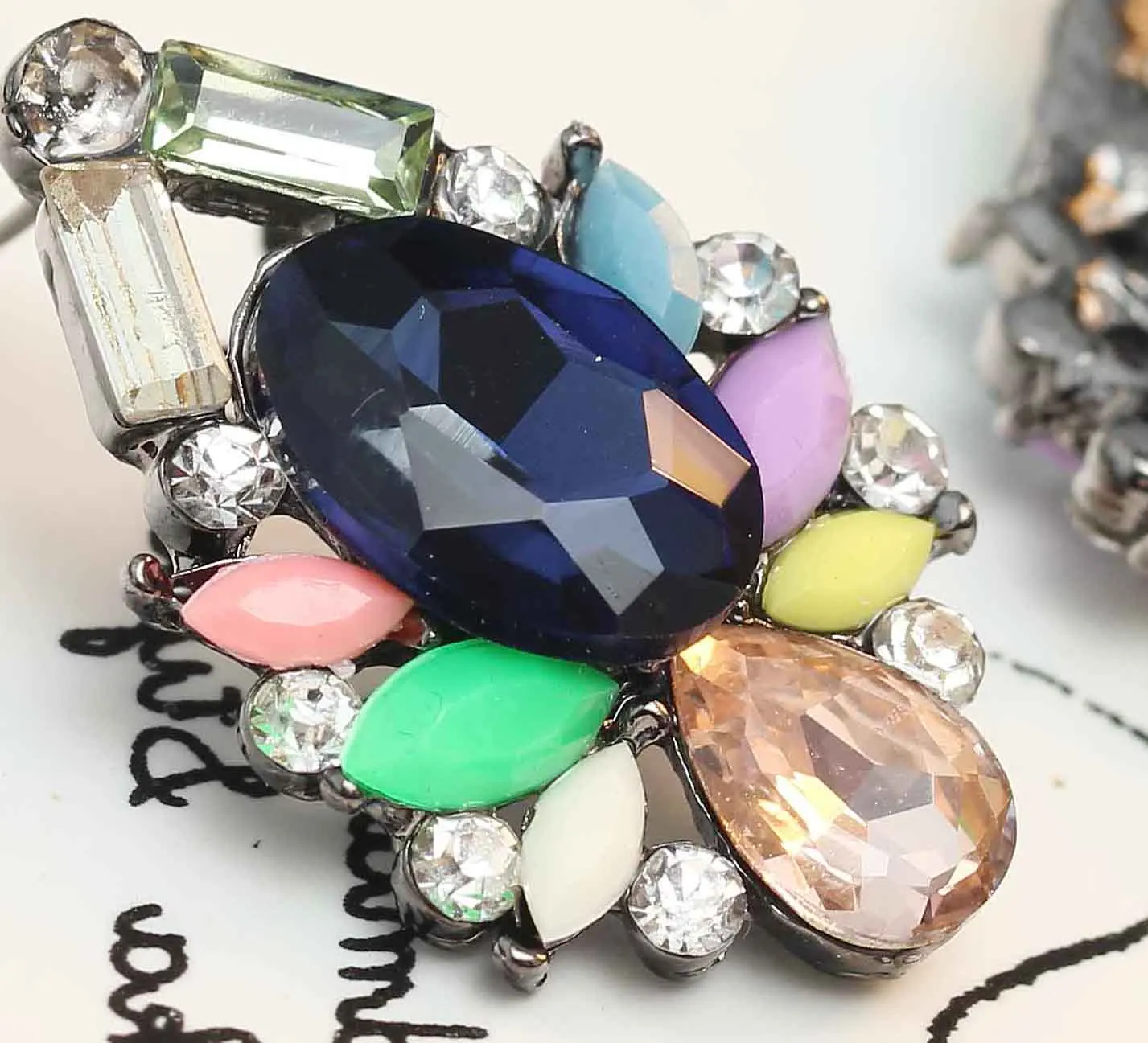 Yayi-pendientes bohemios de Metal con gemas para mujer y niña, joyería de moda, pendientes de borla de cristal