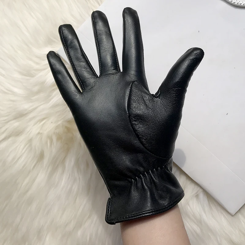 Fashion sheep leather gloves Autumn/winter women's embroidered leather gloves Repair hand driving gloves Touch screen