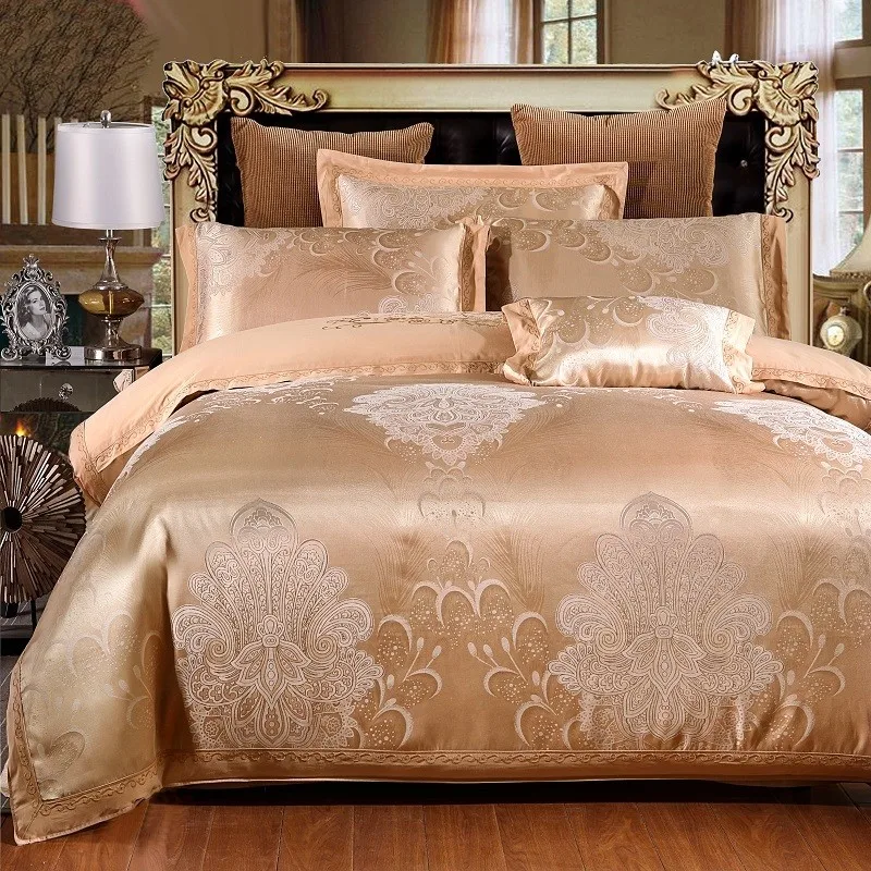 

Full Queen 4Pcs Embroidery Satin Jacquard Paisley Gold Luxury Bedding Set Silky Soft Comforter Cover Bed Sheet set Pillowcases