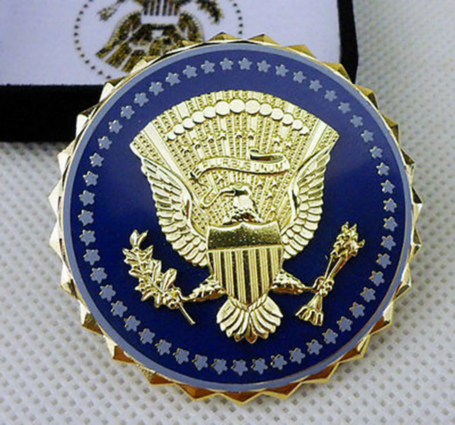 tomwang2012. Seal of the President of the United States Presidential Eagle Badge Pin 2.0''