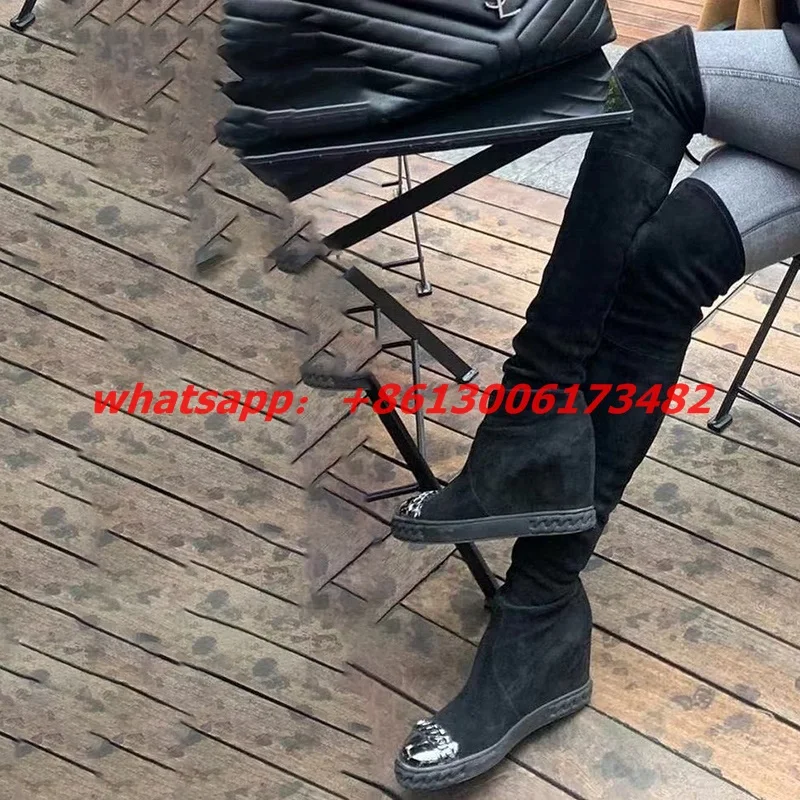 Botas altas por encima de la rodilla con punta de metal y tacón interior de diseño para mujer, botas altas hasta el muslo con tacón de cuña interior