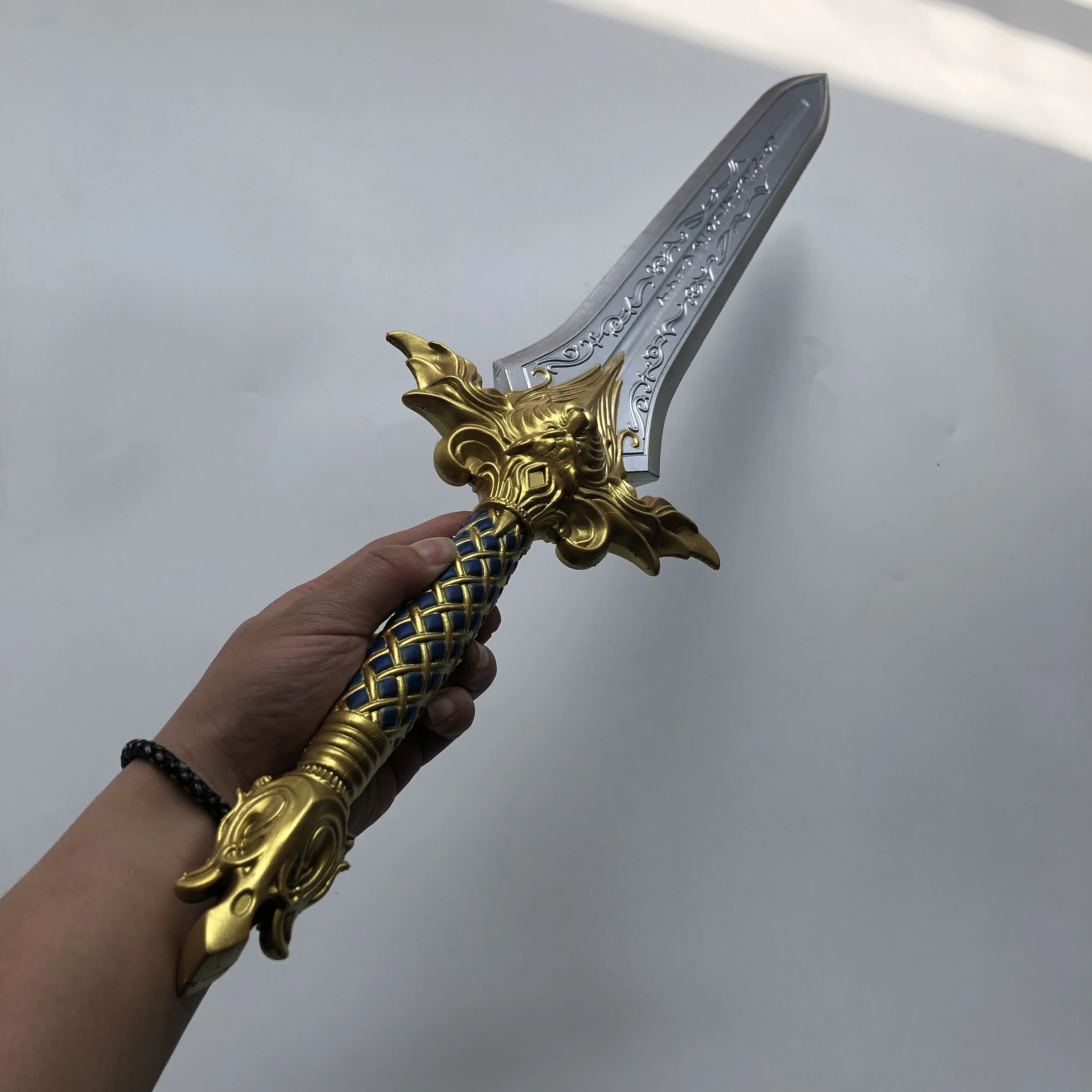 The King of  Llane Wrynn I Sword Lion Sword Cosplay Props for Halloween Party Stage Performance 81cm