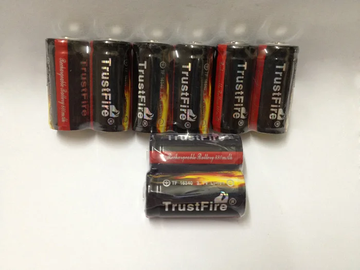 10 unids/lote TrustFire protegido 16340 880mAh 3,7 V baterías recargables de iones de litio 16340 batería de litio con PCB para linternas LED