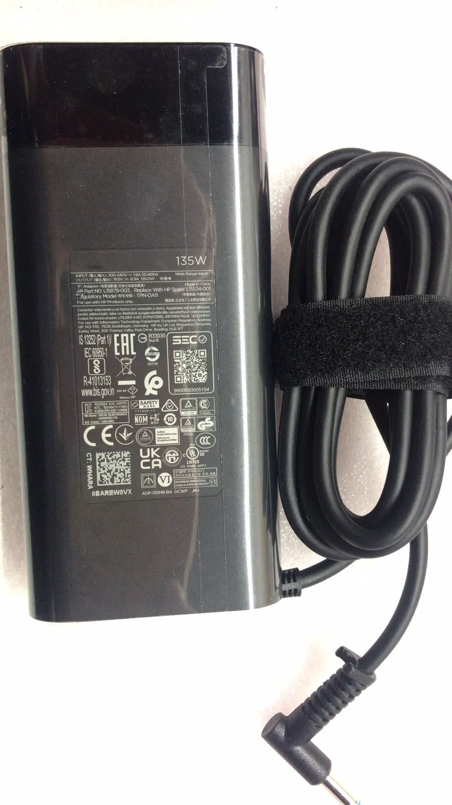 

NEW OEM 19.5V 6.9A 135W TPN-DA11 L15534-001 L15879-003 L15879-001 AC Adapter For HP Spectre x360 15-eb0003na Original Puryuan