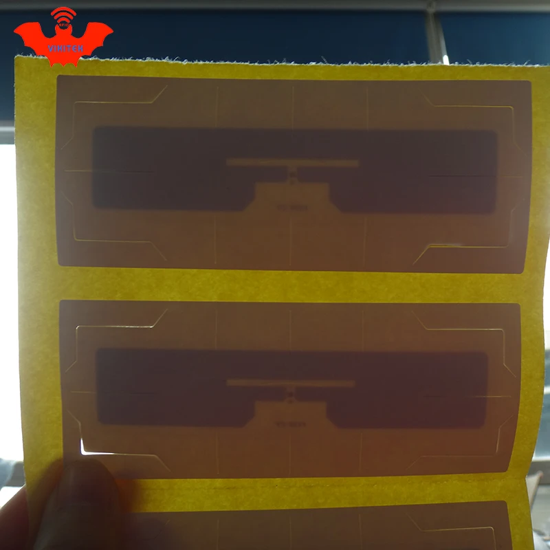 Etiqueta RFID UHF pegatina para parabrisas de vehículo EPC 6C 915m 868m 860-960M Alien Higgs3 anti-desgarro adhesivo pasivo imprimible etiqueta RFID