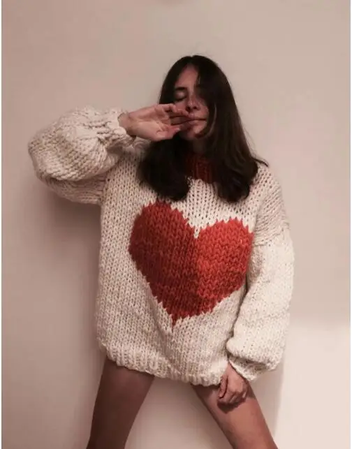 2022 autumn and winter new fashion pure hand-woven peach heart color thick needle lantern sleeve sweater