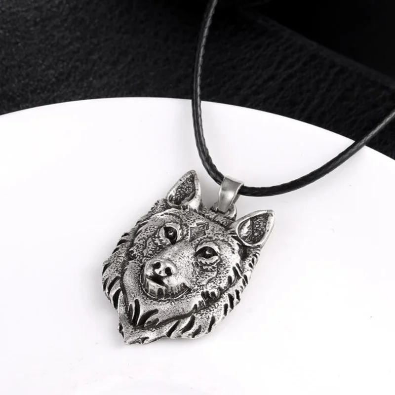 Wolf Head Necklace Animal Power Norwegian Viking Charm Pendant Accessories Gift Metal Chain Women's Accessories Personality Tote