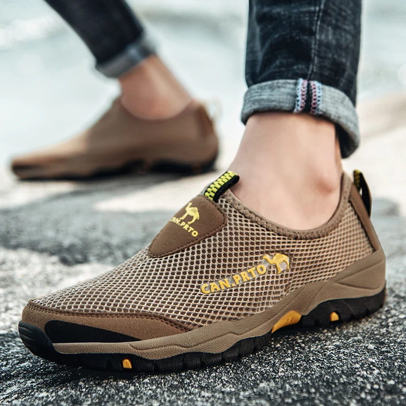 Scarpe estive in mesh Scarpe da ginnastica da uomo Taglie forti Calzature da passeggio leggere e traspiranti 2023 Nuove scarpe casual da uomo comode