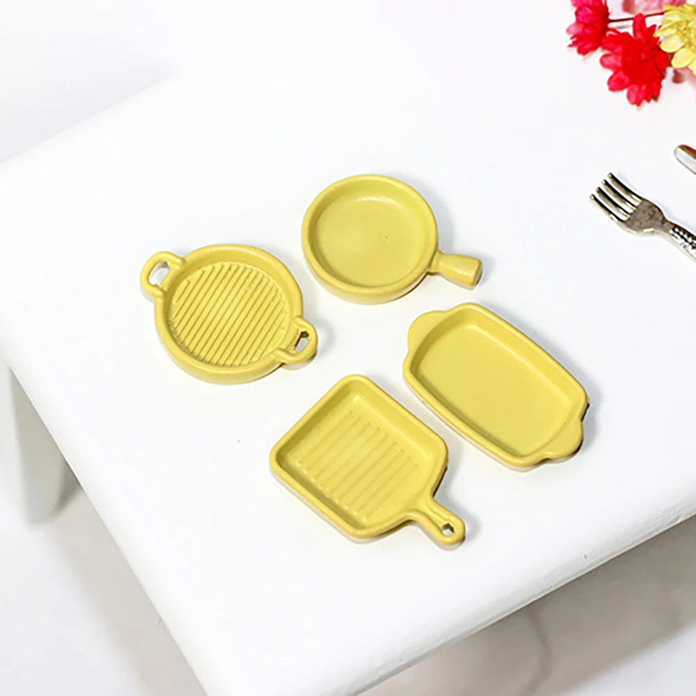 4Pcs 1/12 Dollhouse Miniature Accessories Mini Alloy Small Steak Dish Model Simulation Plate Toys for Doll House Decoration