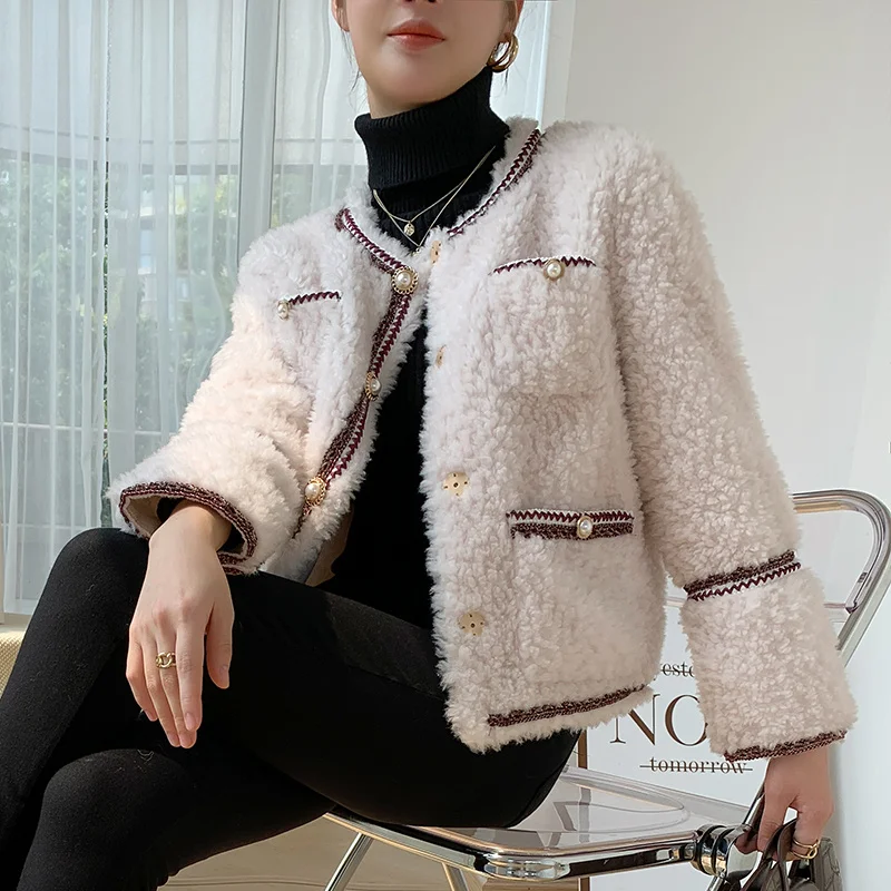 Chic Fashion Women Cashmere Jackets Autumn Embroidery Wool Short Overcoat Designer O-Neck Single Breasted Lamb Fur Warm Coat