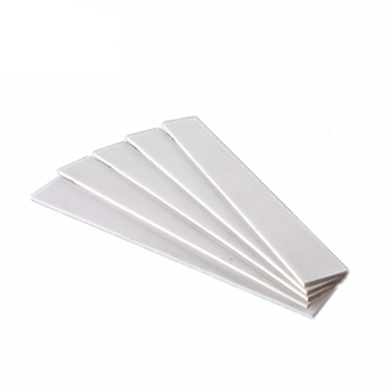 VUÔNG Ôxít Nhôm Ceramic Độ Dày 0.6Mm-3Mm Tùy Chỉnh Khả Năng Chống Trầy Ceramic Chất Nền Ga