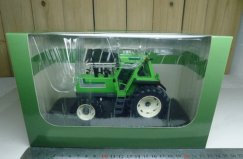 1: 32 F140 Tractor Model  Agricultural vehicle model  Alloy collection model