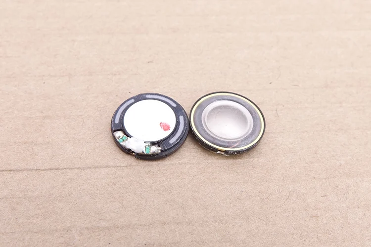 

Динамик 13 мм, титановая мембрана, усиленные басы, Совместимость с Bluetooth, 2 шт.