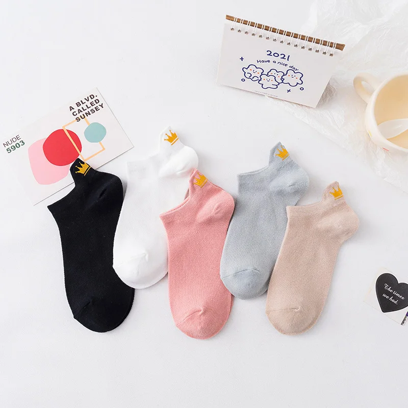 5 Pairs Women Socks Harajuku Cute Embroidery Sock Cotton Ankle Short Crown Kawaii Socks Set Candy Colors for Couples Ladies Gift