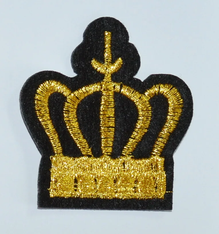 

(5 pcs) Golden Crown Patches Iron On Embroidered Head Fabric Elegant Applique Cool ( about 4.3 * 5.1 cm)