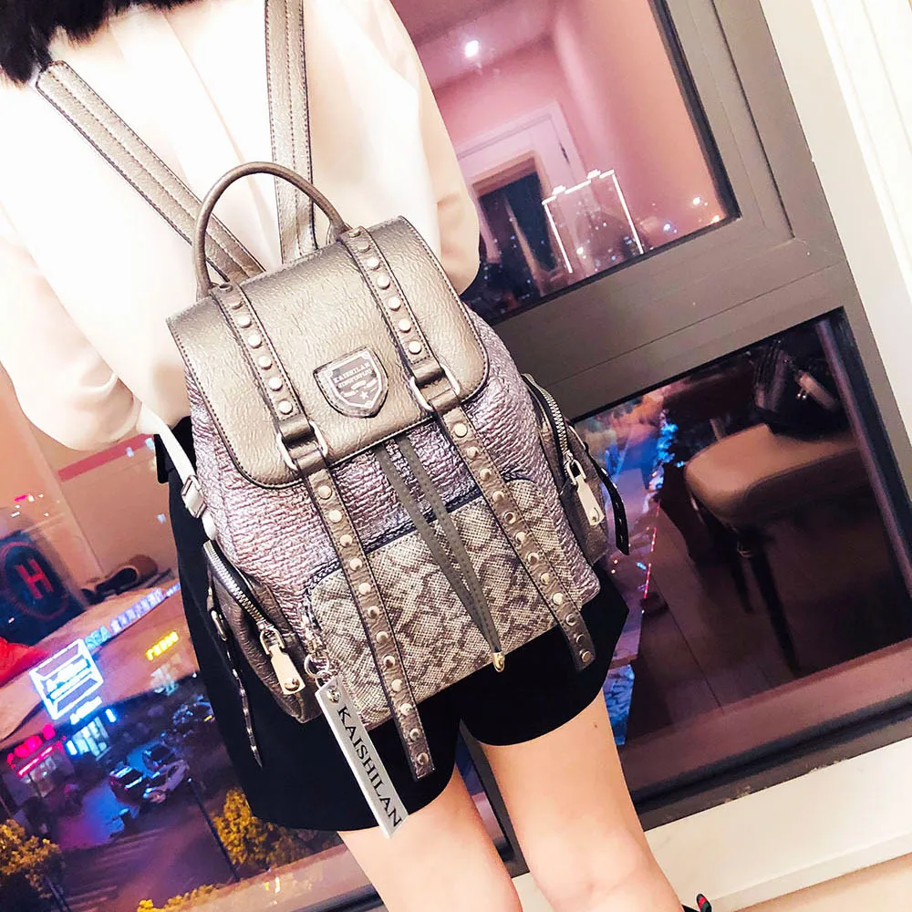 Women Large Capacity Backpack 2021 New Vintage Serpentine Shoulder Bags Rivet Soft Leather Fashion Travel School Bagpack Mochila