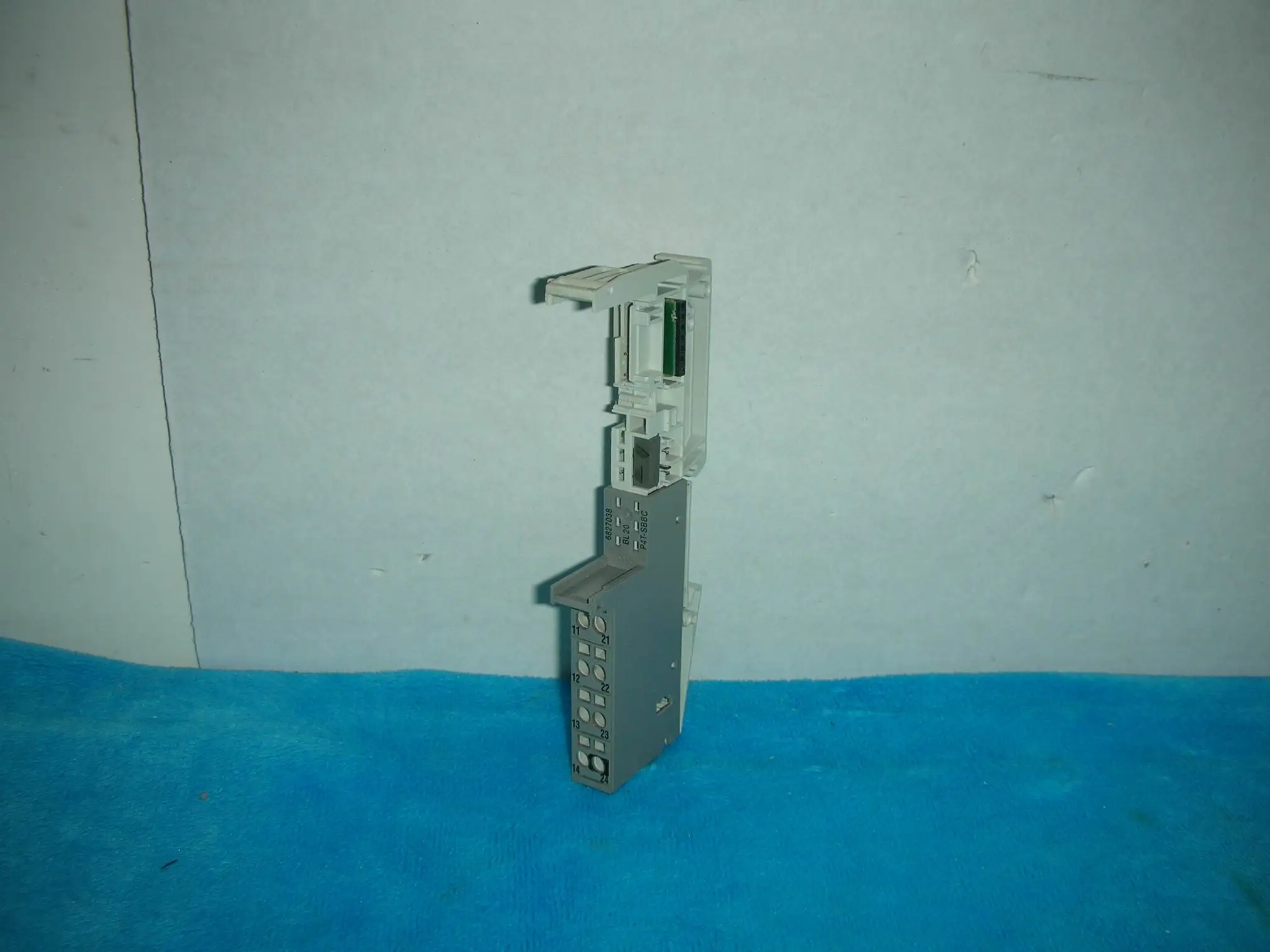 

2PC ★ REXROTH BL20-P4T-SBBC 6827038