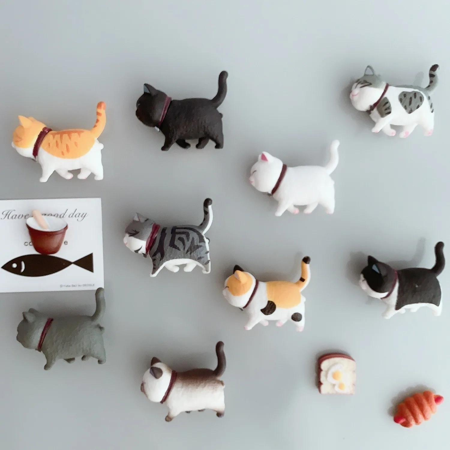 Random 1pcs Mini Cute Cat Ornaments PVC Animal Miniatures Figures Toy Home Decorations Desktop Car Decor New Year Gift