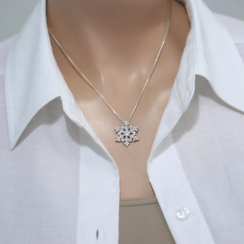 Huitan Fancy Snowflake-shaped Pendant Necklace Women Shiny CZ Romantic Sweater Chain High Quality Silver Color Wedding Jewelry