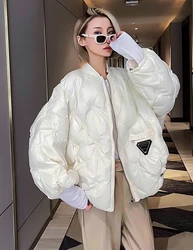 Chaquetas de plumón de algodón para mujer, abrigo grueso, blanco y negro, cálido, sólido, corto, cuello de béisbol, informal, estilo Chic, chaqueta de invierno, 2024