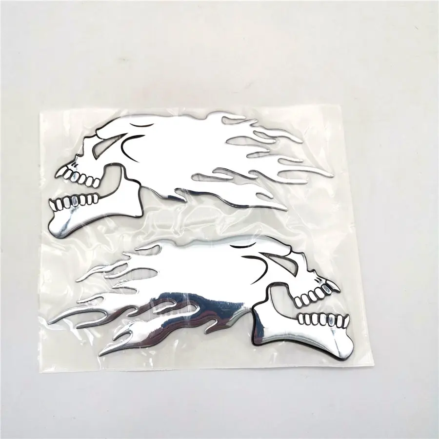 6x14cm Pair Skull Head Flame Style Motorcycle Fuel Gas Tank Fairing Badge Decal