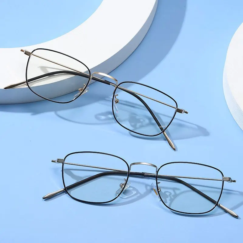 Ultralight Retro Rectangle Eyewear Metal Frame Glasses For Men and Women Anti-Blue Ray Full Rim Myopia Spectacles Hot Selling