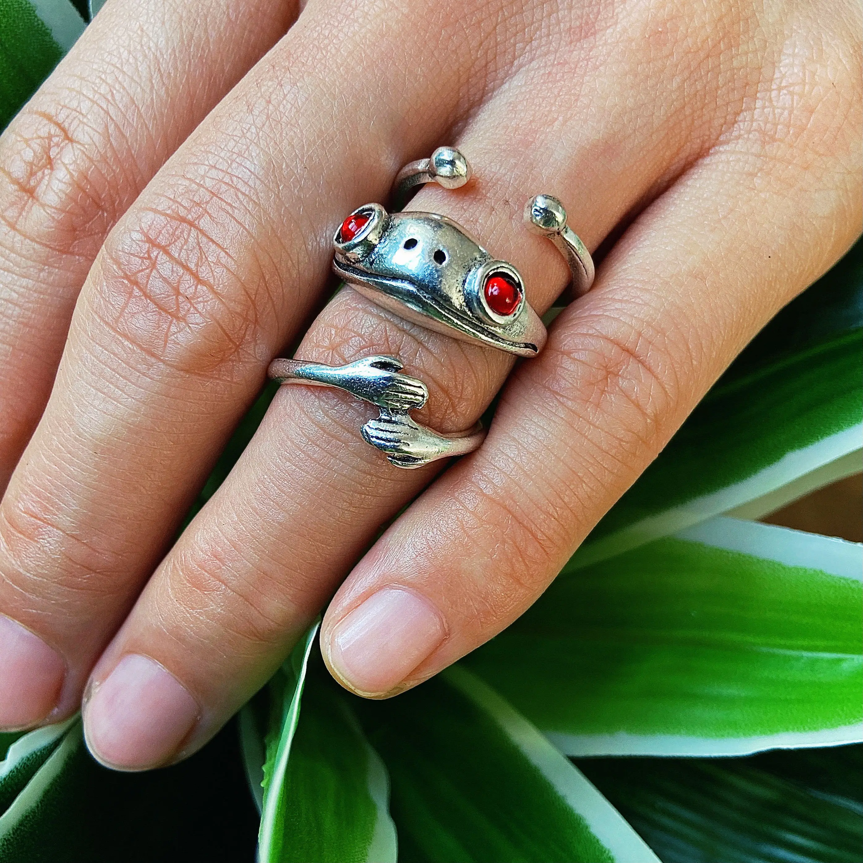 Bohemian Hug Frog Rings Set For Women Lover Retro Ancient Silver Color Animal Opening Rings Men Figure Ring Jewelry Gift