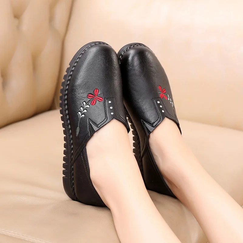 2024 fashion women shoes genuine leather loafers non-slip solid color flat shoes ladies casual comfortable shoes mother shoes