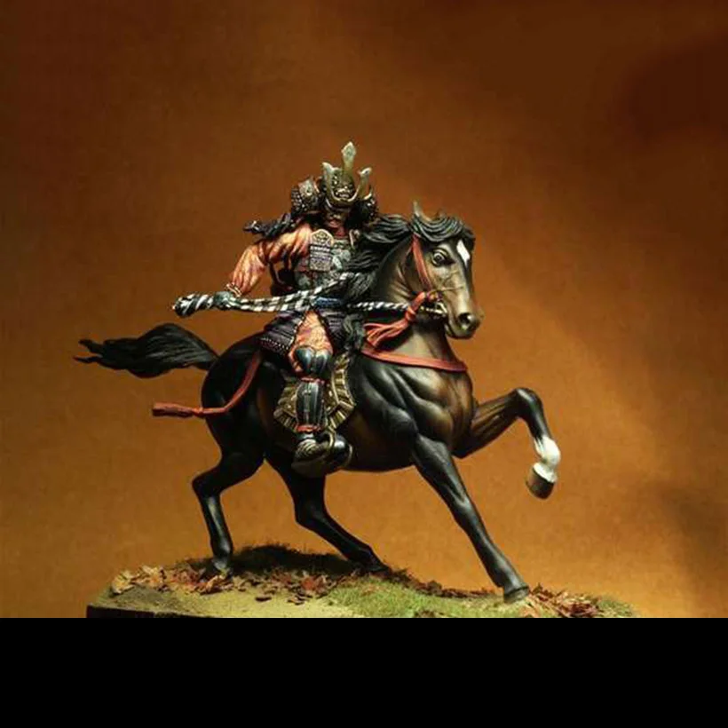 

Unassambled 1/24 ancient man sit with horse Resin figure miniature model kits Unpainted