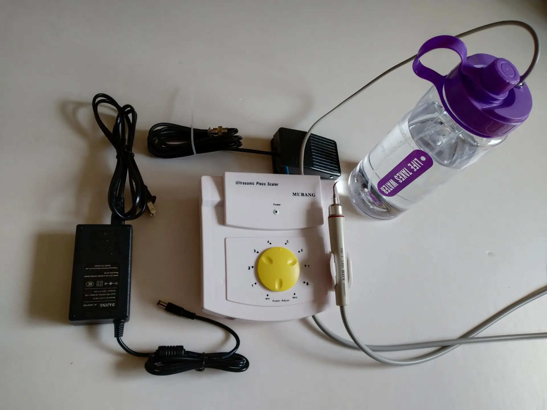 Có Đèn LED Siêu Âm Robot Thú Cưng Sử Dụng Tự Thấm Hút Nước Với Nước
